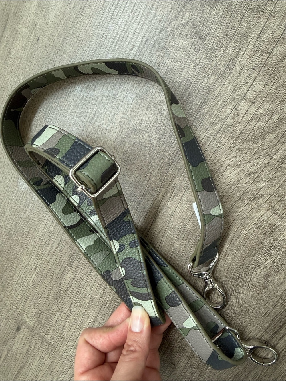 thirty-one Camouflage Green Adjustable Crossbody Strap, never used